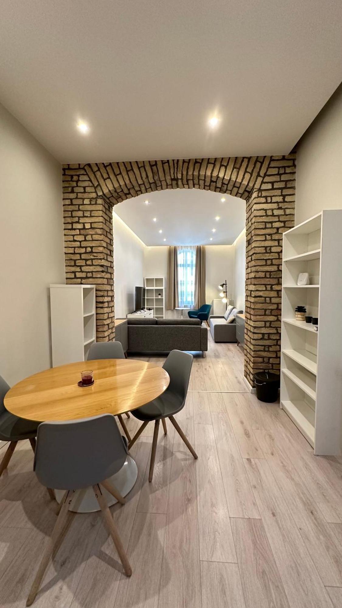 P8apartment Appartement *